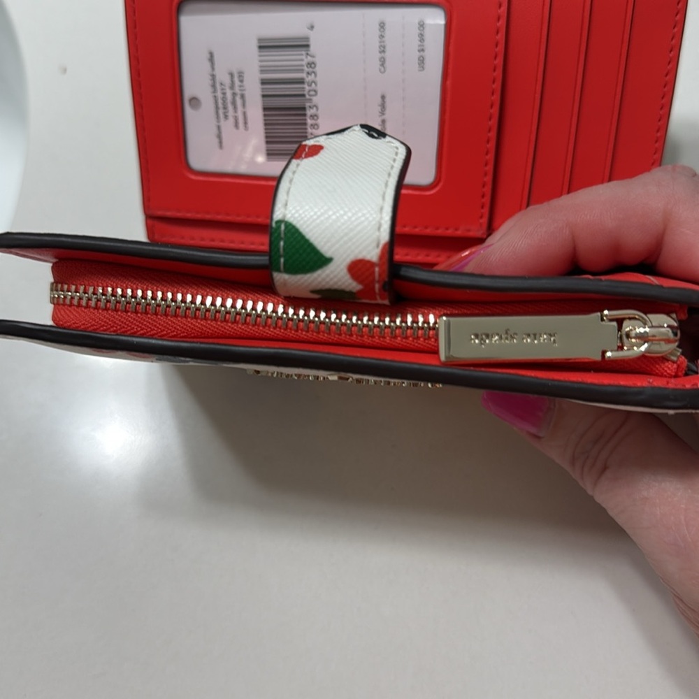 Kate Spade white Floral Wallet - Picture 6 of 7
